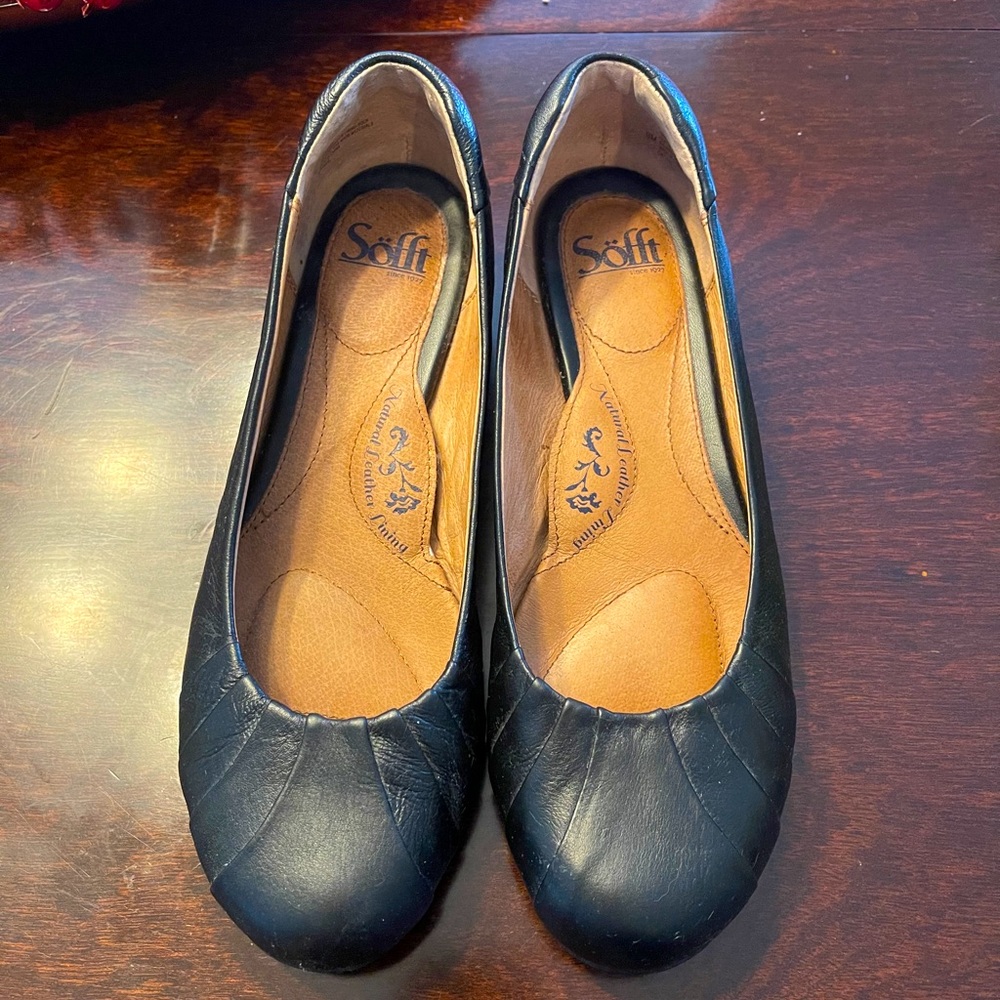 Black Sofft Vanna Gathered-Toe Flat Wedge